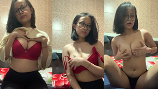 Gadis Cantik Viral Miss Yeuwuy Masturbasi Dengan Rambut Pendek Yang Menggoda