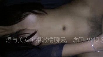 Menunggangi Kuda Betina Asia Di Atas Penunggang Tiongkok Yang Perkasa