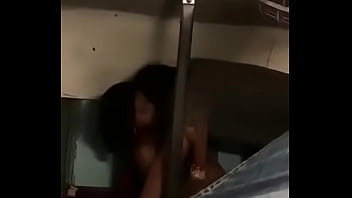 Kereta Api Mesra Pasangan Desi Yang Menggoda