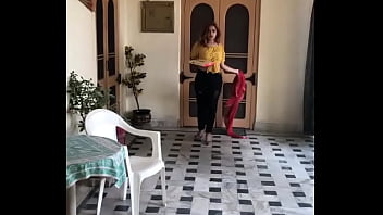 Gadis Desi Seksi Tanpa Bra Menggoda