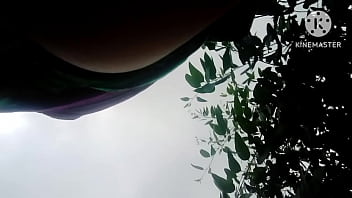 बीहड़ जंगल में देसी भाभी ने अपना रस उड़ेल दिया