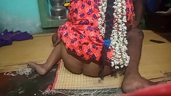 Tante India Panas Menggoda Ngentot Dengan Pacar Tirinya Yang Muda