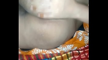 Pantat Seksi Bhabi Sandhya India Yang Menggoda