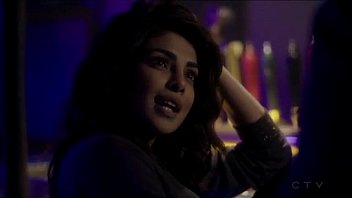 Prinyanka Chopra Digencet Habis-habisan Gaya India