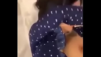 Wanita Tionghoa Yang Haus Digituin