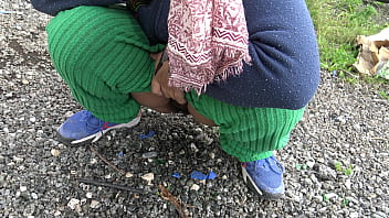 Istri Muslim Turki Terkejut Saat Anak Tirinya Minta Dia Kencing Dari Memek Berbulunya