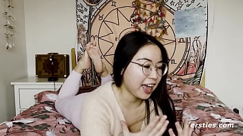 Gadis Tionghoa Imut Bergairah Membuat Video Masturbasi Panas Untuk Kami