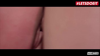 Ayah Tiriku Yang Nakal Memperkosa Pacar Rusia Anaknya Dengan Ganas