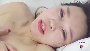 Model Cantik Uji Bakat Di Depan Kamera, Adegan Panas Dan Menggoda
