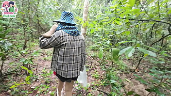 Gadis Thailand Merintih Kesepian Di Hutan Belantara, Tubuhnya Bergoyang Menahan Hasrat Yang Menggelegak