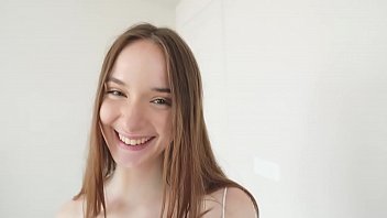 Adik Tiri Brunet Manis (hazel Moore) Mengocok Kontol Besar Kakak Tirinya