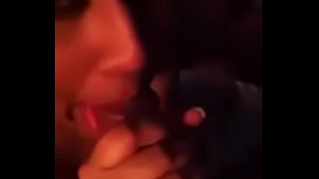 Gadis Desis Nafsu Mengulum Dengan Liar