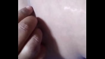 Lubang Pusar Tante Desi Yang Menggoda