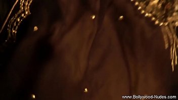 Tarian Telanjang India Yang Menggoda Dan Penuh Nafsu