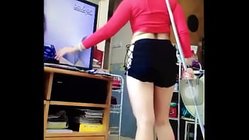 Pembantu Rumah Tangga Seksi Dari Indonesia