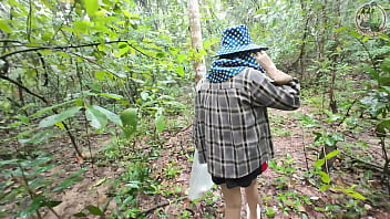 Gadis Thai Seksi Mengangkang Di Hutan Sambil Merintih Karena Kebelet Pipis, Suara Erotis 4k