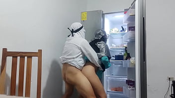 Arab Ngentot Di Depan Kulkas Dan Orgasme Memuaskan – Adegan Bercinta Asli