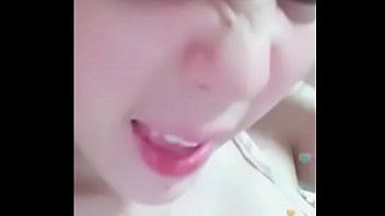 Gadis Asia Menggoda Dan Memperlihatkan Puting Susu Di Bigo Live