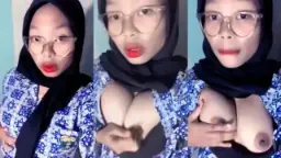 Gadis Berjilbat Seragam Batik Yang Menggoda Usai Sekolah