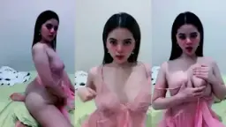 Paha Mulus Dan Payudara Montok Bikin Host Ganteng Ini Tak Kuasa Menahan Nafsu