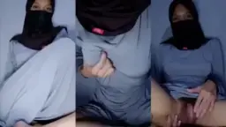 Ukhti Nina Asanti Berhijab Mengocok Memek Sampai Klimaks 9 Kali