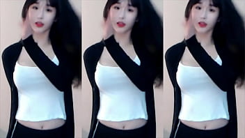 Cô Gái Trung Quốc Rên Rỉ Trên Tàu Lượn Siêu Tốc