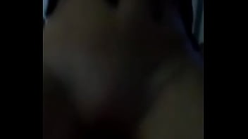 Istri Merintih Nikmat Saat Mencapai Puncak Kenikmatan