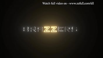 Aliran Lembab Di Antara Paha Blake Blossom – Tonton Adegan Panasnya Di Zzfull.com/till