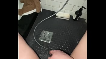 Gadis Saudi Muda Elit Dengan Tubuh Sempurna Memuaskan Memek Remajanya Yang Ketat Di Kamar Mandi – Salju Putih Arab – Amatir