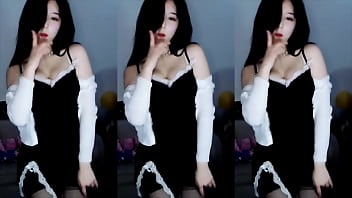 Cô Gái Trung Quốc Uốn éo Quyến Rũ Theo điệu Nhạc Sung