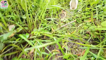 สาวไทยใจกล้าโชว์หีชุ่มน้ำในทุ่งนาเปลี่ยว