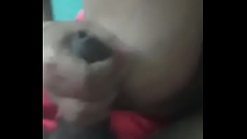 Istri Desi Menggenggam Dan Mengocok Batang Keras Suaminya