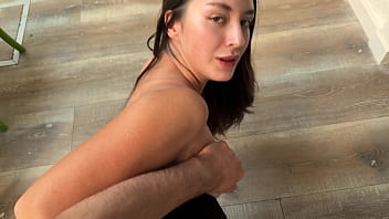 Terjebak Di Kamar Dengan Kakak Tiriku Yang Lagi Ngentot, Sampai Dia Ejakulasi Di Seragamku Dan Aku Tak Bisa Berangkat Kuliah, Jadinya Kami Terus Bercinta…