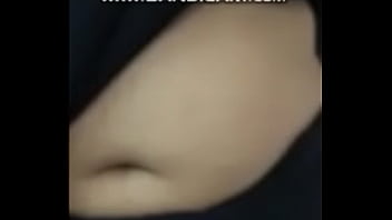 Lekuk Pusar Ranum Istri Desi Yang Dalam Dan Menggoda