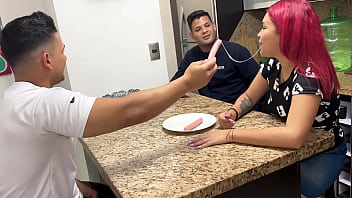 Istri Tercinta Yang Kecanduan Sosis Dari Teman Suaminya Yang Dikibulin