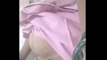 Tante Desi Menggoda Di Kamera Panas