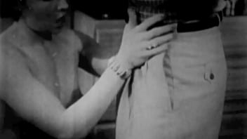 Pantat Ibu Yang Menggoda Di Balik Pintu Tertutup