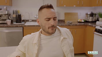 Milan Menggila Di Ranjang Ibu Pacarnya, Meniduri Lilian Stone Diam-diam Dengan Ganas