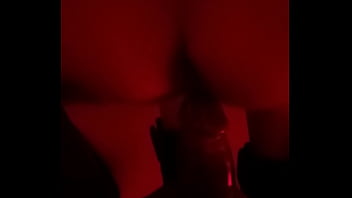 Goyangan Ngentot Gaya Anjing Dari Milf Tionghoa Basah Bergetar Dengan Sepatu Bootsnya Di London