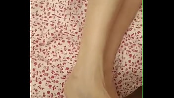 Ketika Pacarku Pergi, Aku Malah Menggoda Dan Meniduri Mamanya Yang Telanjang