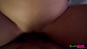 Kakak Tiri: “aku Mau Mulai Jadi Bintang Porno! Mau Bantu Aku Latihan?” S19:e4