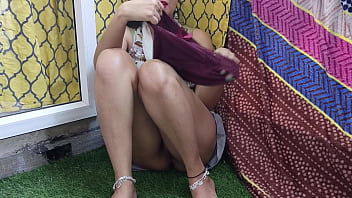 Desi Panas Saraa Jadi Nakal Untuk Gandakan Chut Chudai, Pantat Ketat Anal Dan Ngewe Memek Dengan Audio Hindi