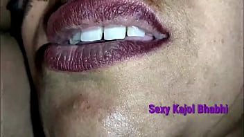 तलाकशुदा माँ मेरे दोस्त के साथ बिस्तर पर बन गई रंडी