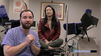 Gadis Seksi Tampa Dan Zoe Lark Menggoda Di Siccos