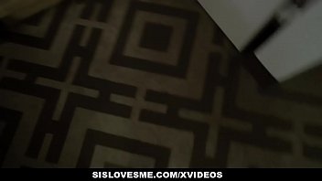 Nafsu Membara, Candy White Si Blonde Tiri Menggoda Dan Menghisap Batang Panas Kakak Tirinya