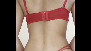 Muslimah Berkerudung Arab Pamer Pantat Montok Dan Bokong Bulat Yang Menggoda