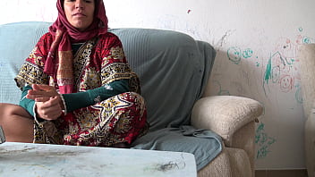 Mantan Istri Muslim Turki Yang Kesepian Menyewakan Kamarnya Pada Imigran Afrika Yang Gagah Di London