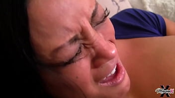 Rayuan Nakal Asian Cougar Maxine X Muncrat Ganas Pakai Hitachi Dan Dildo