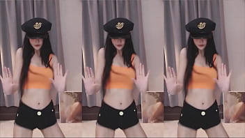 Cô Gái Trung Quốc Uốn éo Quyến Rũ Với Mái Tóc Bay Phấp Phới