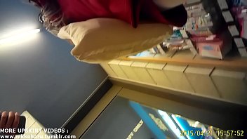 Selangkangan Terbuka Gadis Asia